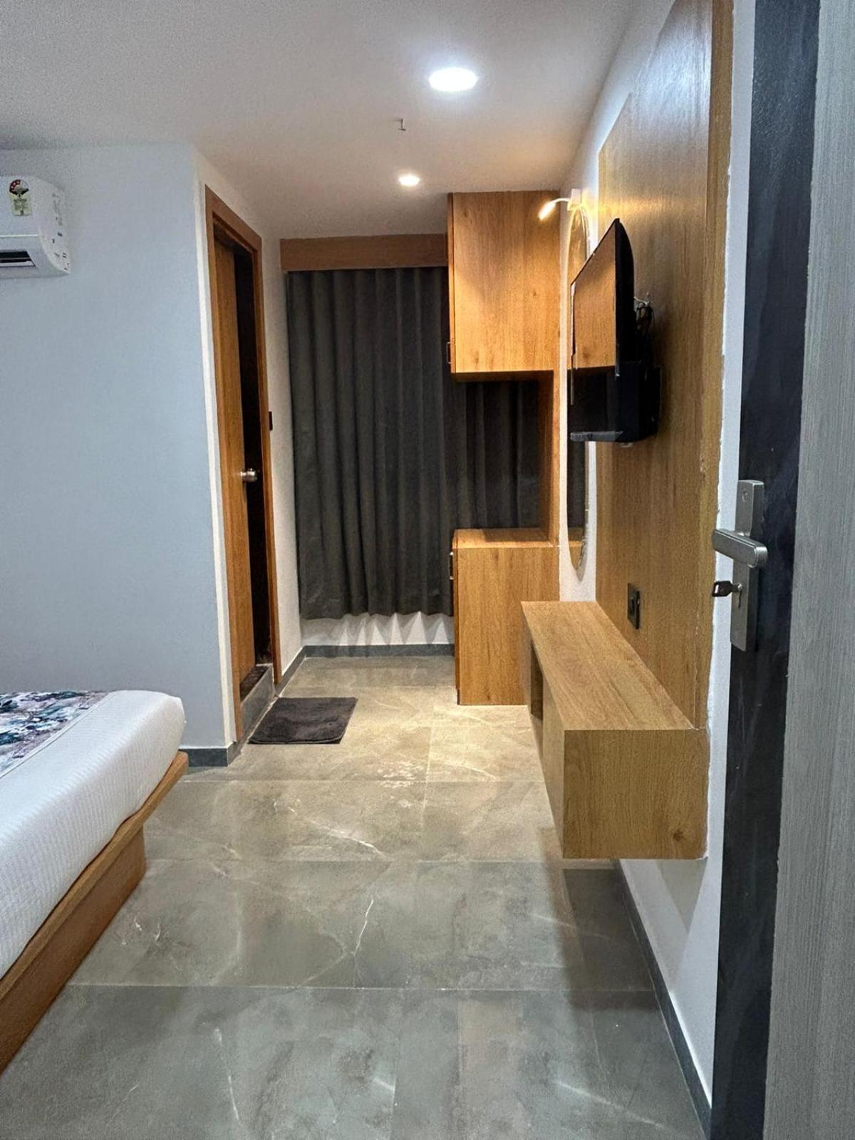 Hotel M Grand Ahmedabad Luaran gambar